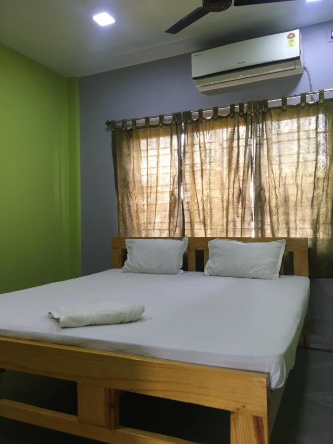 Whispering Woods Inn Bolpur Exterior foto
