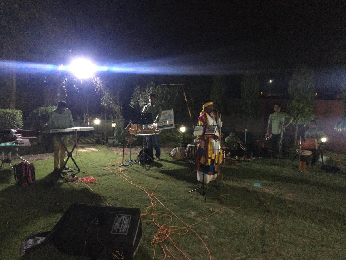 Whispering Woods Inn Bolpur Exterior foto