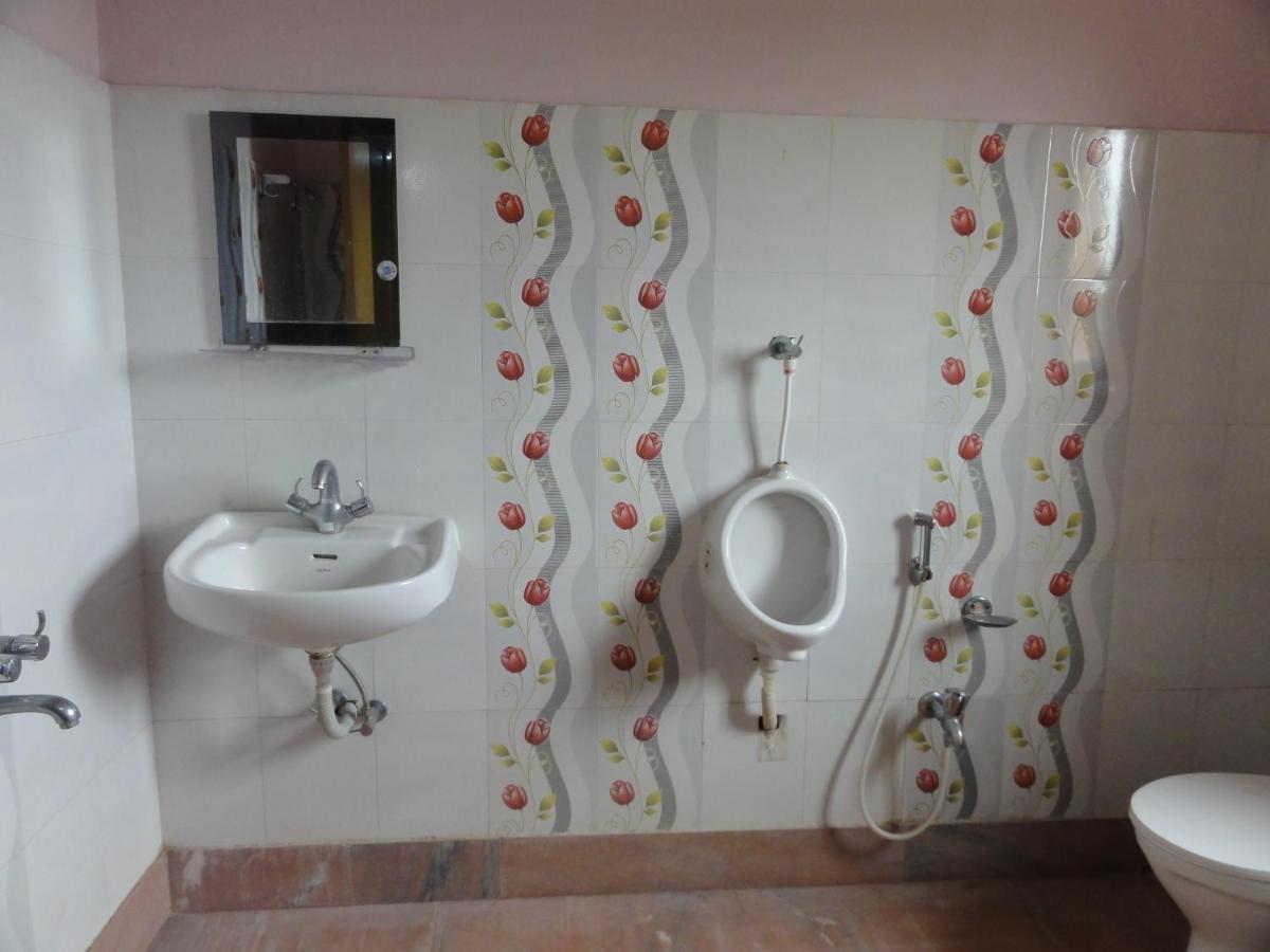 Whispering Woods Inn Bolpur Exterior foto