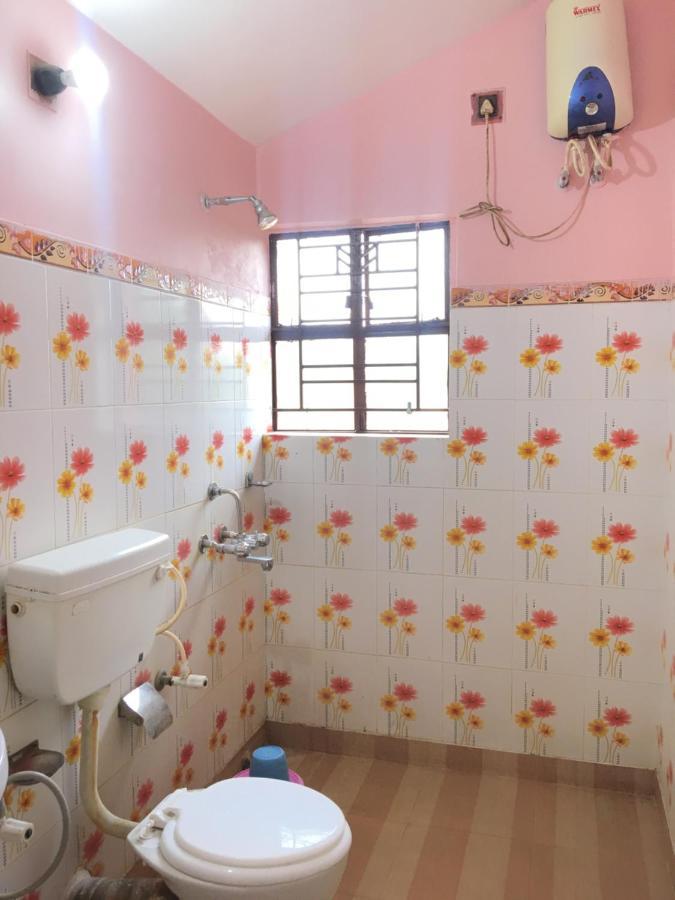 Whispering Woods Inn Bolpur Exterior foto