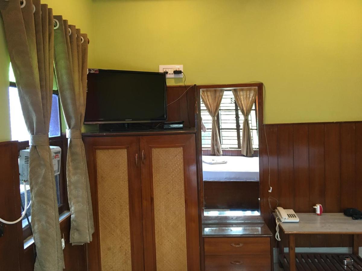 Whispering Woods Inn Bolpur Exterior foto