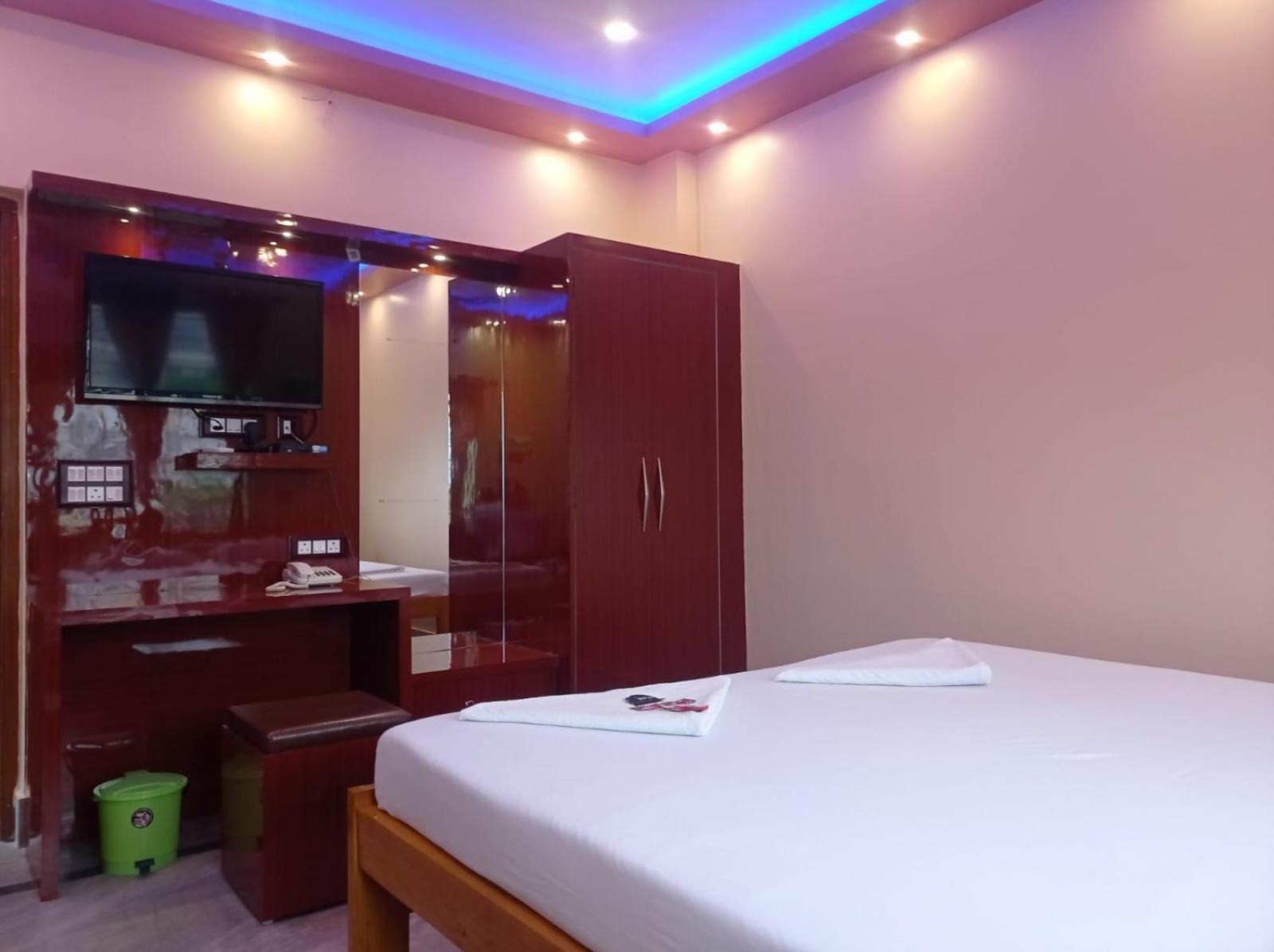 Whispering Woods Inn Bolpur Exterior foto
